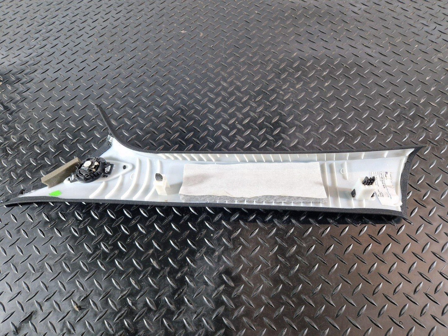 19-ON MERCEDES BENZ B CLASS W247 GENUINE A-PILLAR TRIM A2476900200