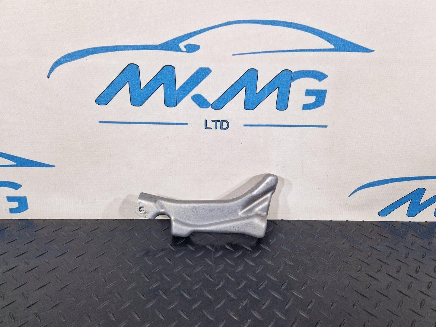 19-ON MERCEDES BENZ B CLASS W247 INTAKE MANIFOLD SUPPORT BRACKET A6540961445