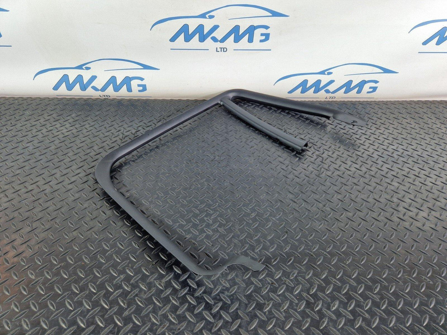 16-22 BMW X1 F48 GENUINE OEM COVER WINDOW FRAME DOOR REAR RIGHT O/S 7349672