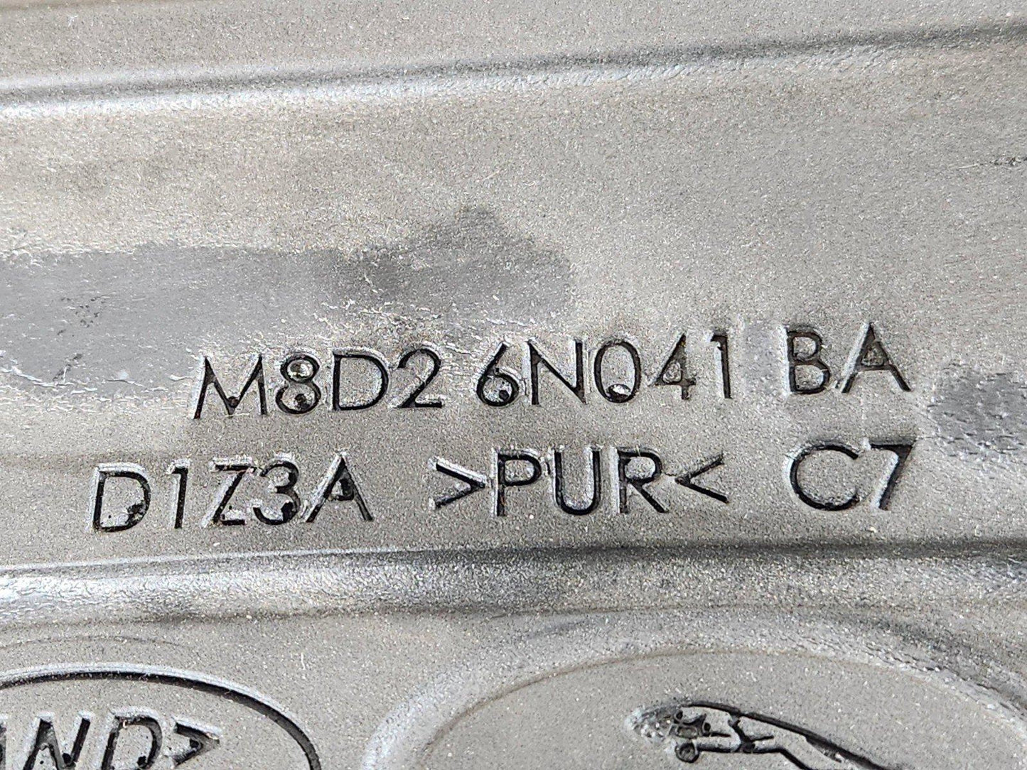 19-ON RANGE ROVER EVOQUE L551 CYLINDER  HEAD COVER M8D26N041BA