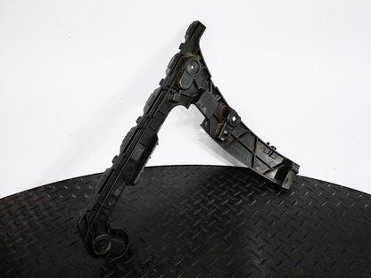 16-19 AUDI A4 B9 GENUINE V6 3.0TDI ESTATE REAR LEFT N/S BUMPER BRACKET 8W9807453