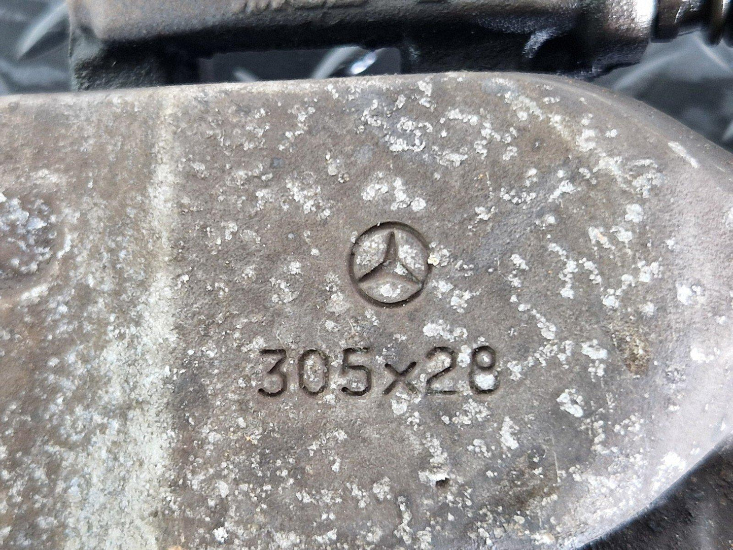 14-21 MERCEDES BENZ C200 W205 BRAKE CALIPER LEFT FRONT 2.0 PETROL 20503