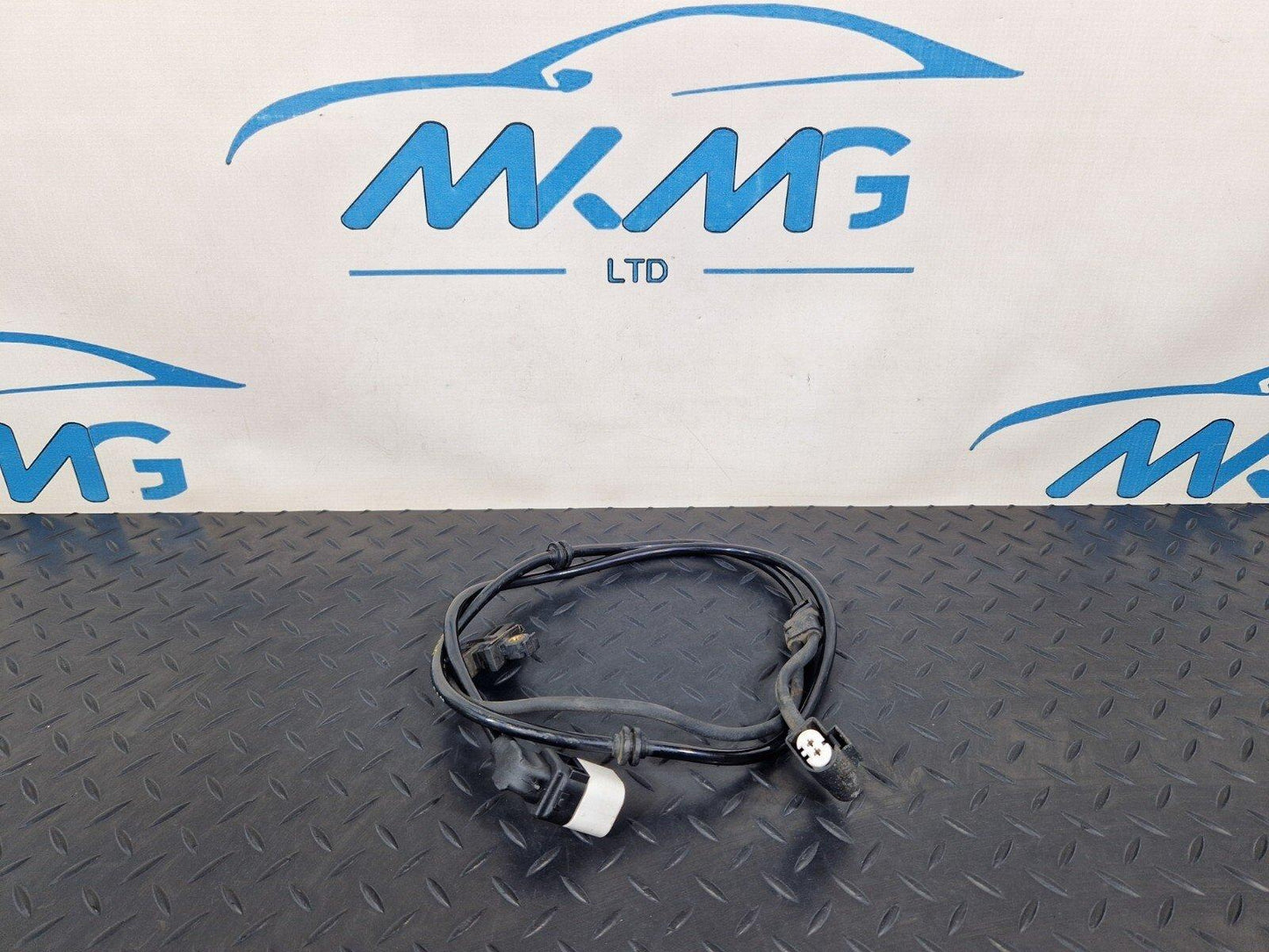 14-21 MERCEDES BENZ C200d W205 REAR RIGHT O/S PARKING BRAKE & BRAKE WEAR SENSOR