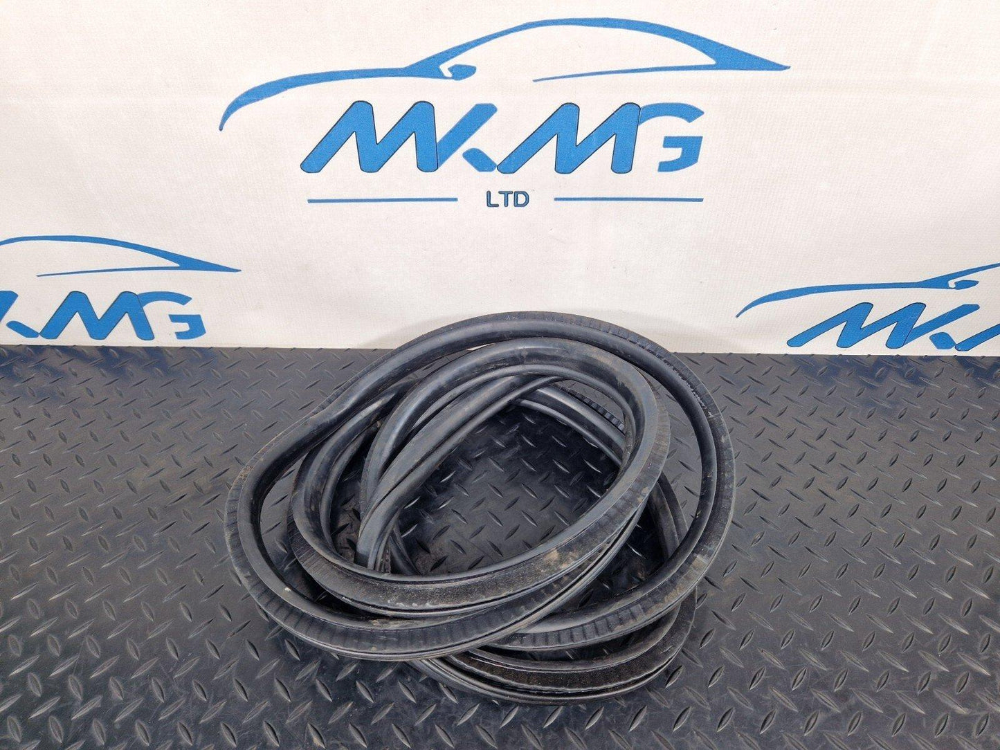 14-21 BMW 2 SERIES ACTIVE TOURER F45 REAR DOOR SEAL FITS BOTH SIDES 7298894