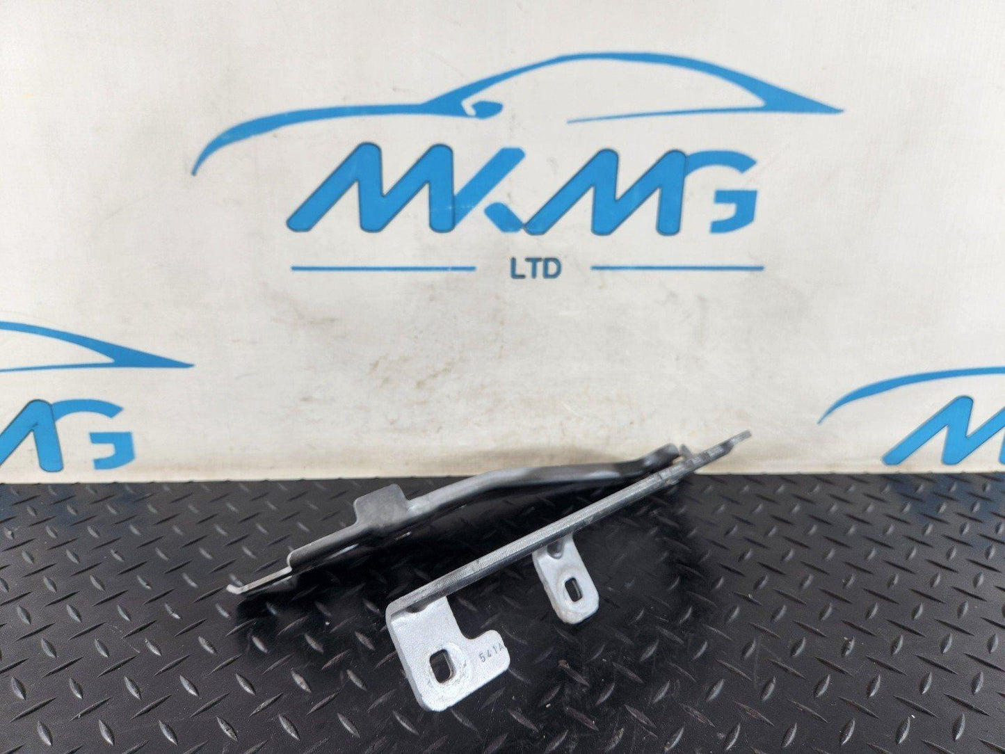 19-ON MERCEDES BENZ B CLASS W247 GENUINE FRONT LEFT BONNET HINGE A2478800128