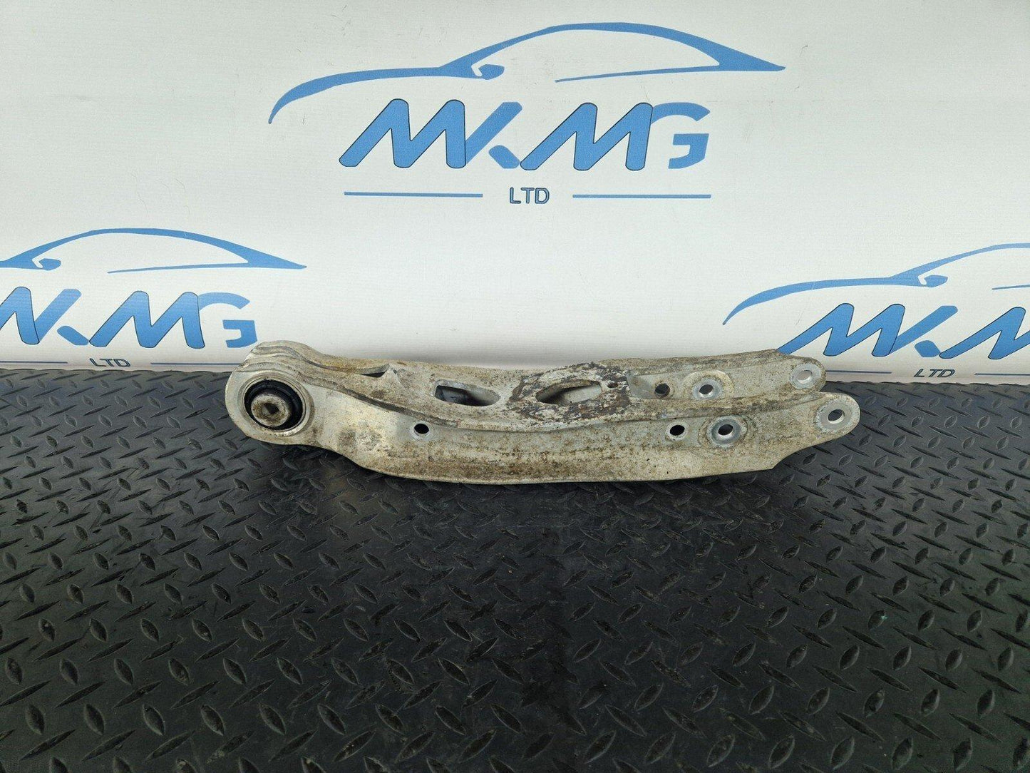 16-19 AUDI A4 B9 GENUINE REAR RIGHT OR LEFT SIDE LOWER CONTROL ARM 8W0505311H