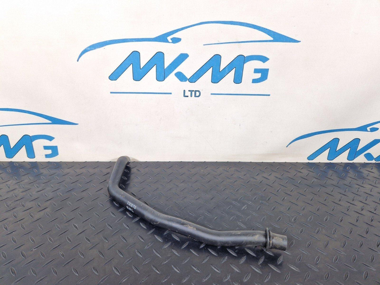 18-ON MERCEDES BENZ SPRINTER W907 GENUINE AIR INTAKE HOSE/PIPE A9108321100