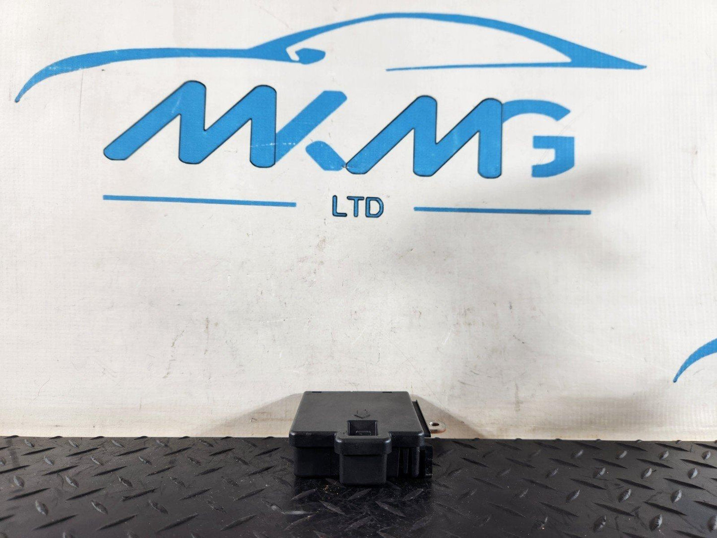 16-20 AUDI Q7 4M GENUINE OEM FUSE BATTERY JUNCTION BOX CONTROL UNIT 4M0941824
