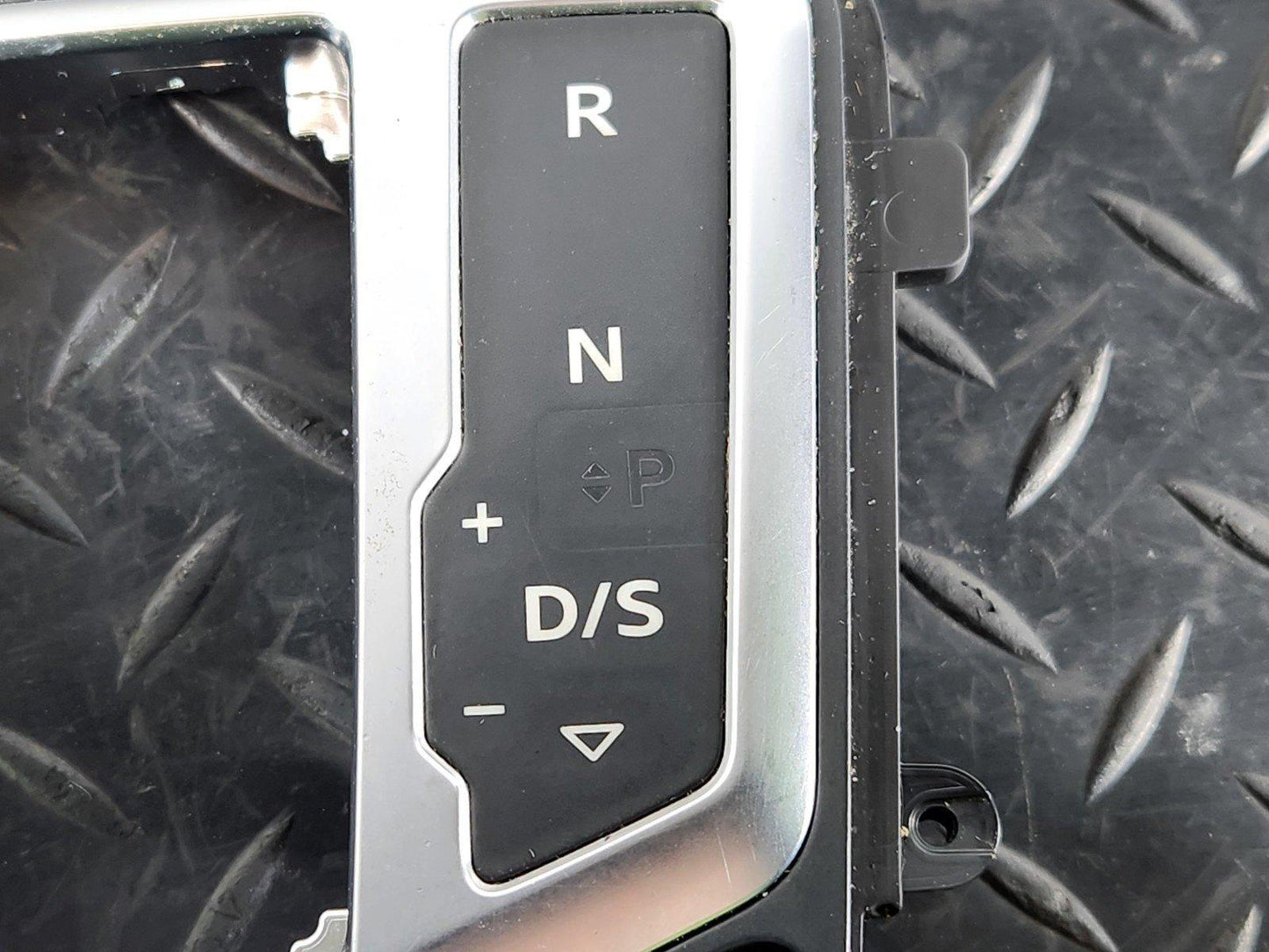 16-19 AUDI A4 B9 GENUINE OEM AUTO GEAR SELECTOR SURROUND TRIM 8W2713111C
