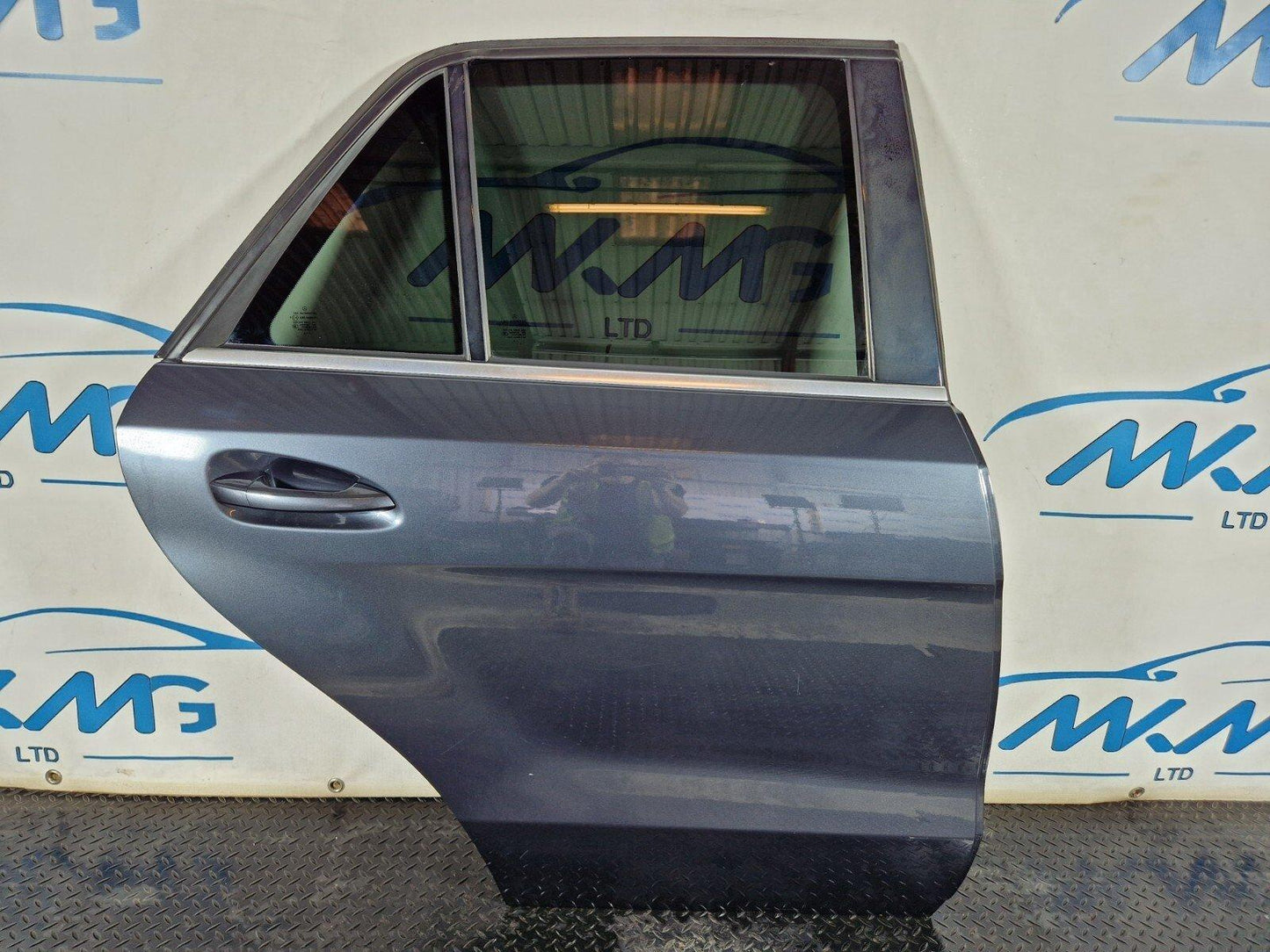 11-19 MERCEDES BENZ ML W166 GENUINE REAR RIGHT O/S/R COMPLETE DOOR GREY 755