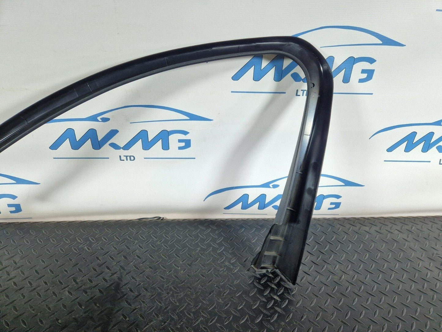 14-21 MERCEDES BENZ C300h W205 INNER DOOR WINDOW FRAME FRONT LEFT N/S TRIM SEAL
