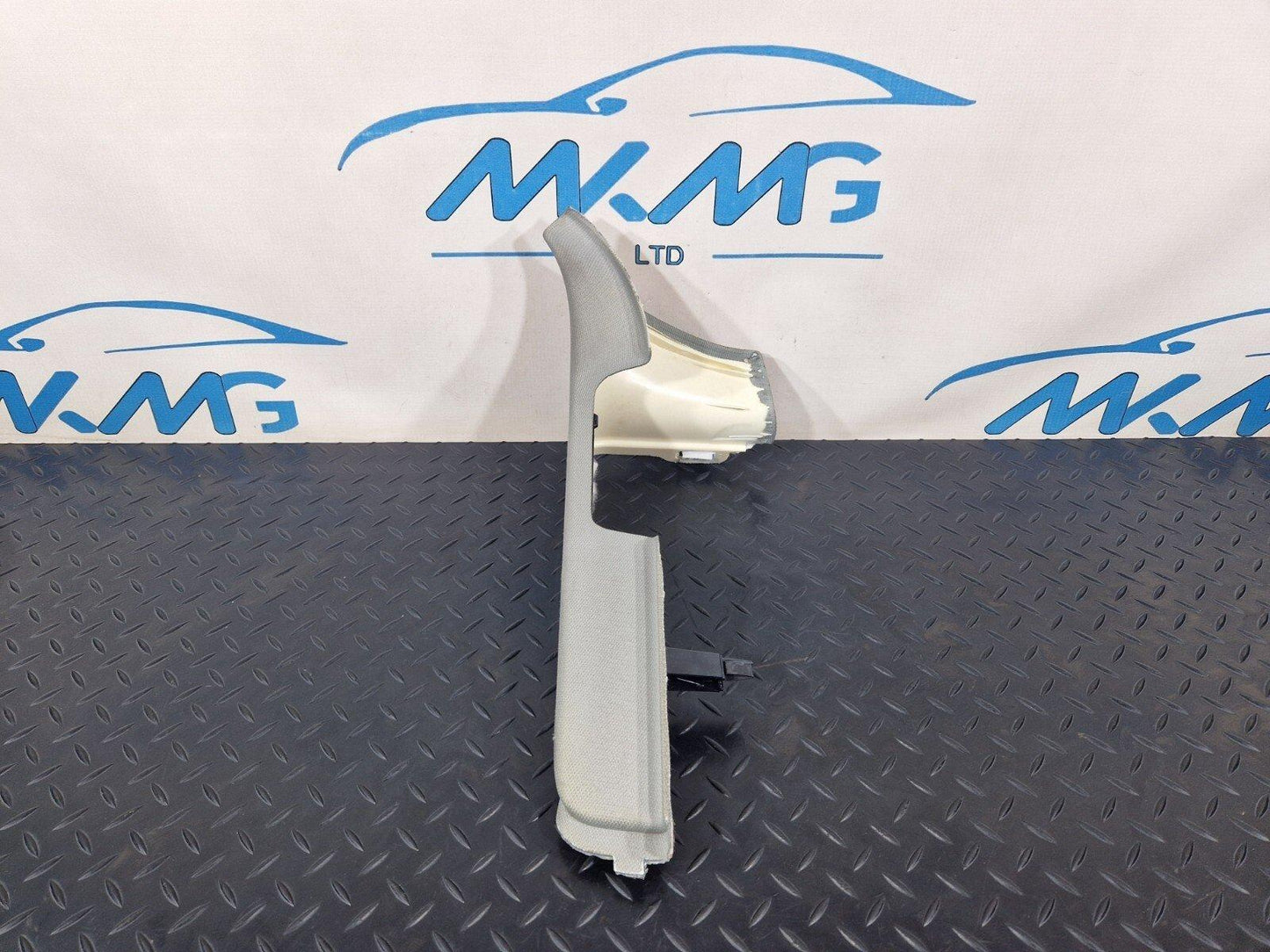 15-18 AUDI A7 4G OEM GENUINE RIGHT SIDE PILLAR TRIM 4G8867246