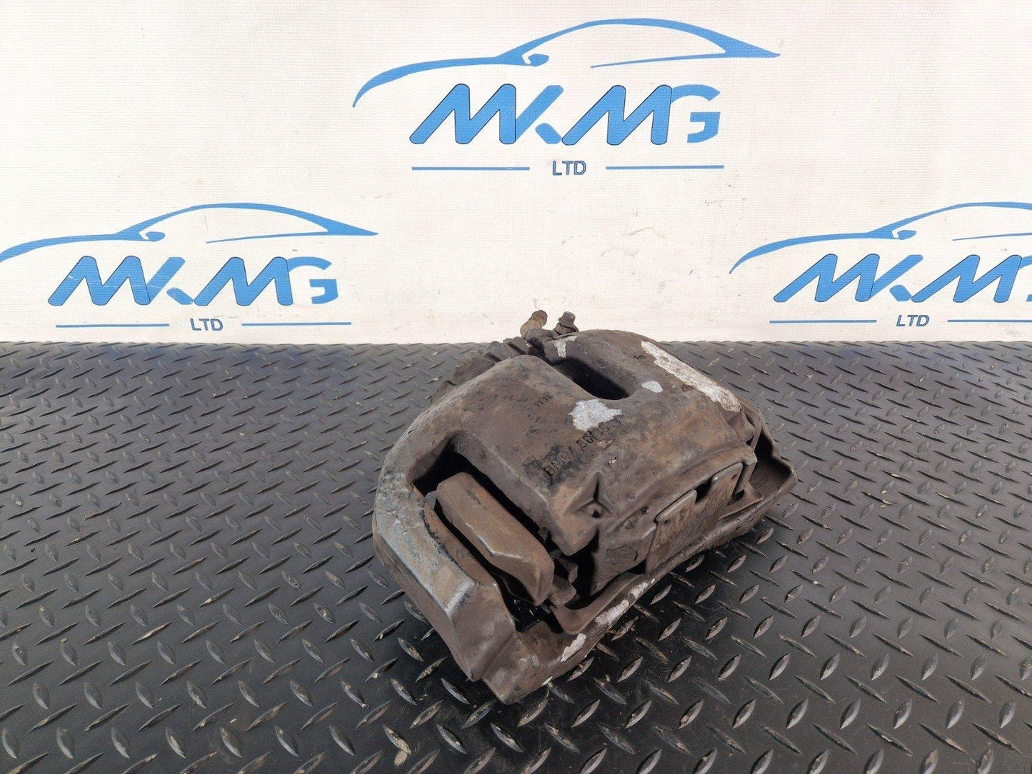 11-18 BMW 6 SERIES F13 GENUINE OEM FRONT RIGHT O/S BRAKE CALIPER HOUSING 6786818