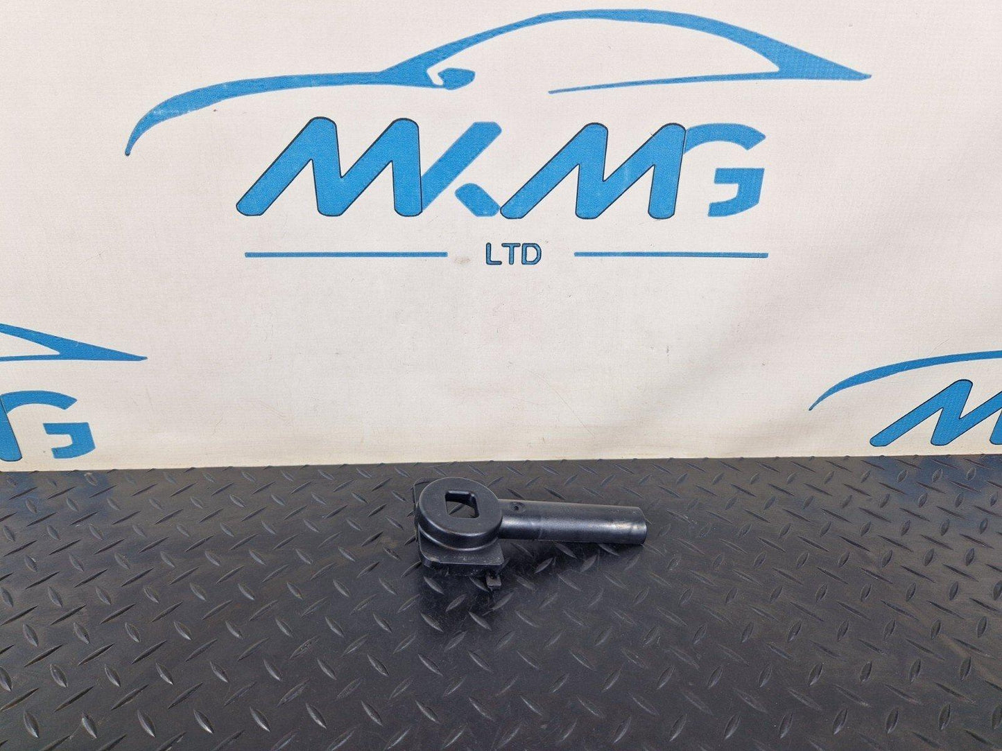 12-18 AUDI A6 C7 GENUINE OEM COOLANT REGULATOR SUPPORT 4G0805201