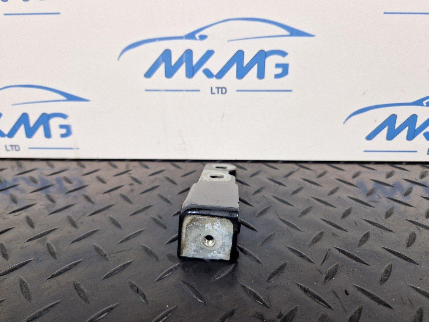 16-23 AUDI S5 COUPE GENUINE WING FENDER BRACKET FRONT LEFT 8W6821433