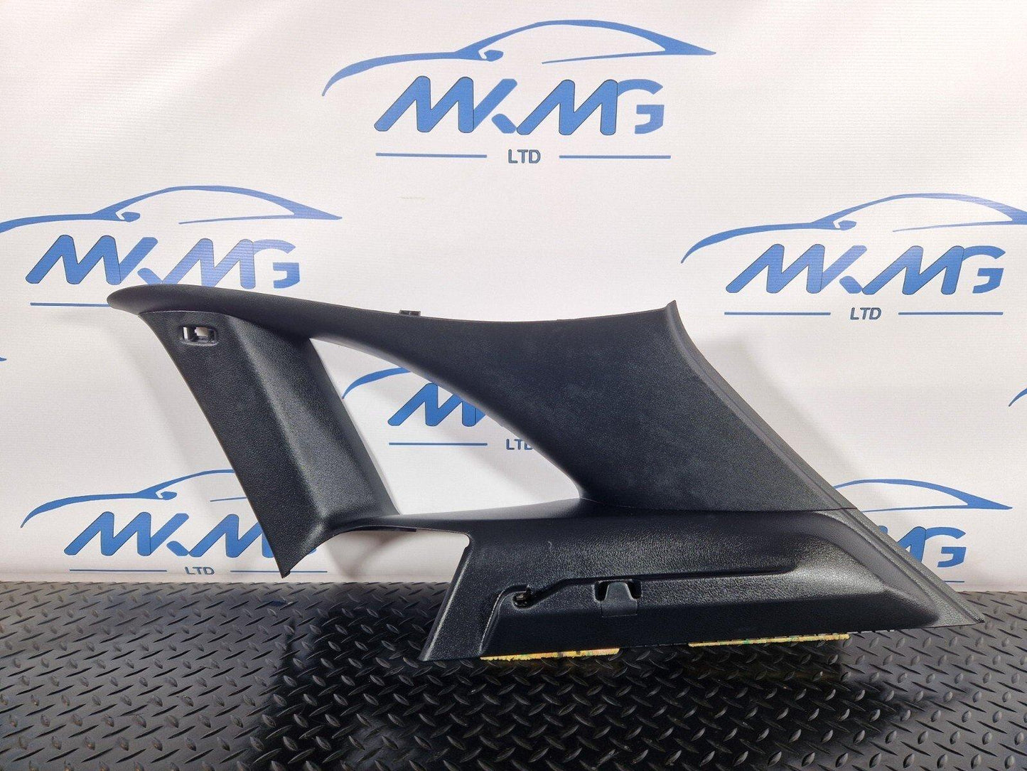 19-ON MERCEDES B CLASS W247 REAR RIGHT C PILLAR TRIM COVER  A2476901200