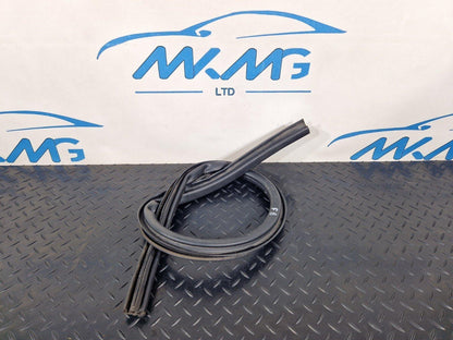 10-18 AUDI A7 4G S-LINE GENUINE ENGINE BAY BONNET RUBBER WEATHER SEAL 4G8823723A