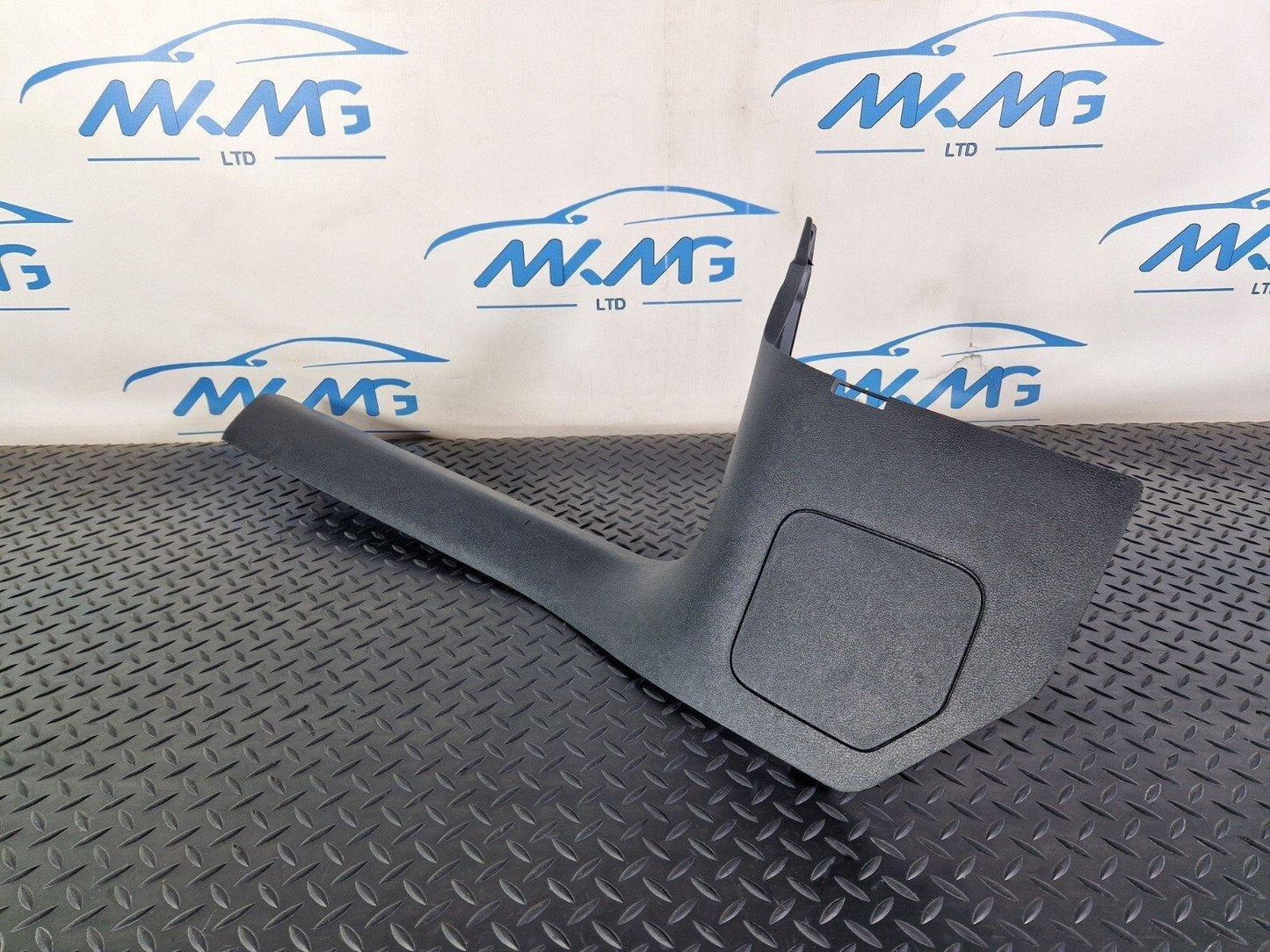 16-19 AUDI A4 AVANT B9 S-LINE LEFT SIDE FRONT LOWER A PILLAR SILL TRIM 8W2867271