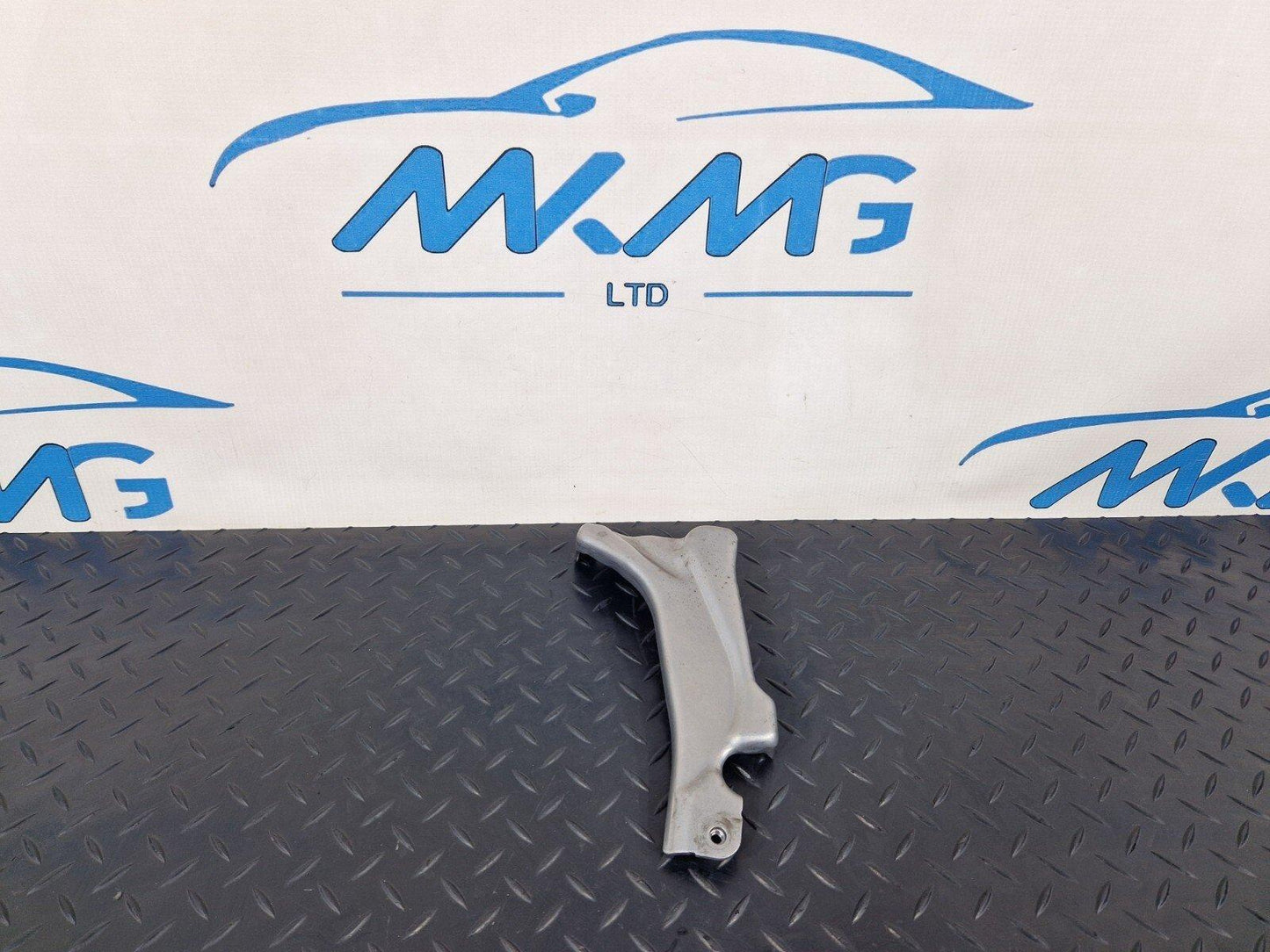 19-ON MERCEDES BENZ B CLASS W247 INTAKE MANIFOLD SUPPORT BRACKET A6540961445