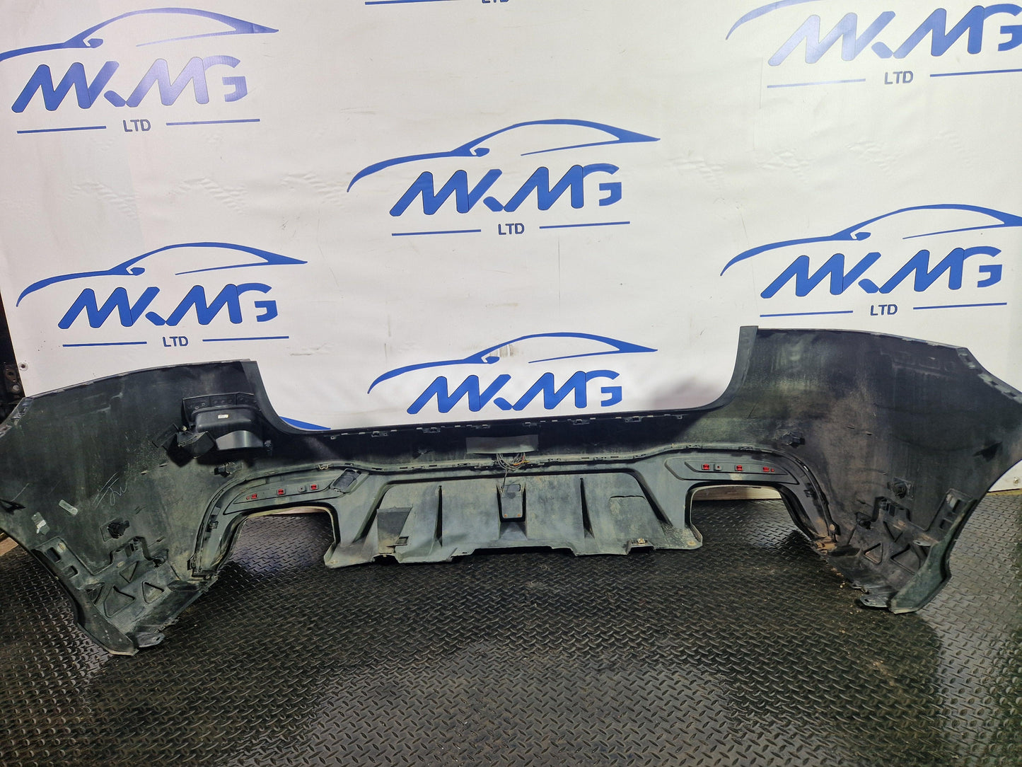Mercedes-Benz GLE 500 W166 Rear Bumper in Obsidian Black 197