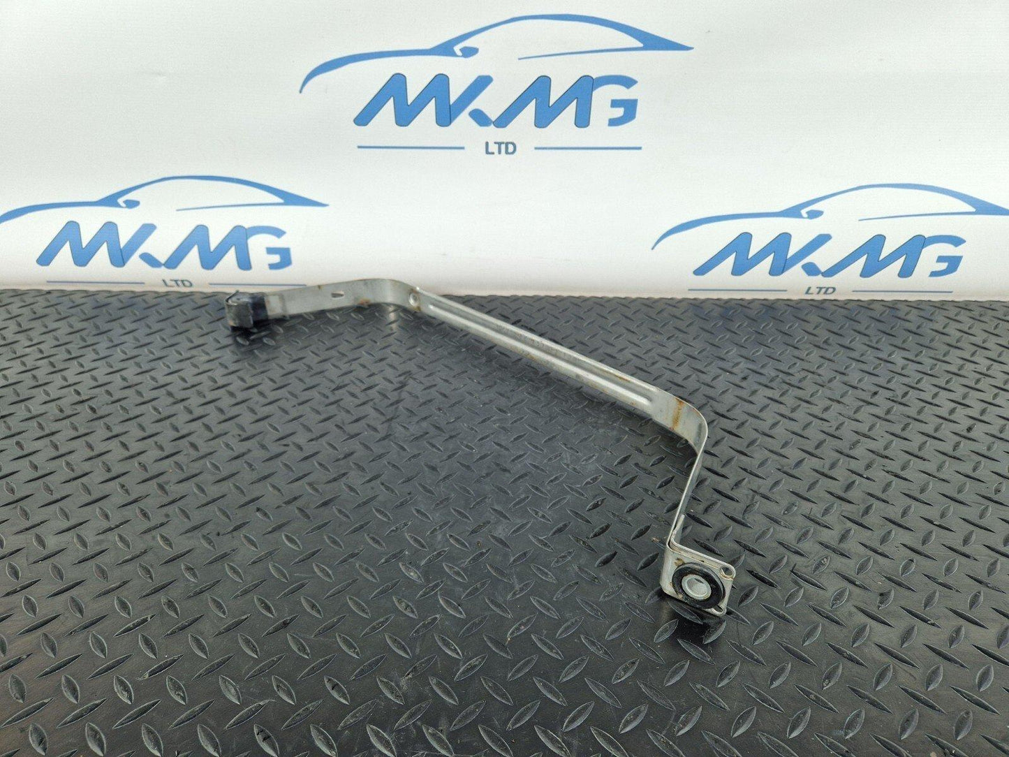 14-21 MERCEDES BENZ C200 W205 FUEL TANK BRACKET MOUNT HOLDER A2054700040