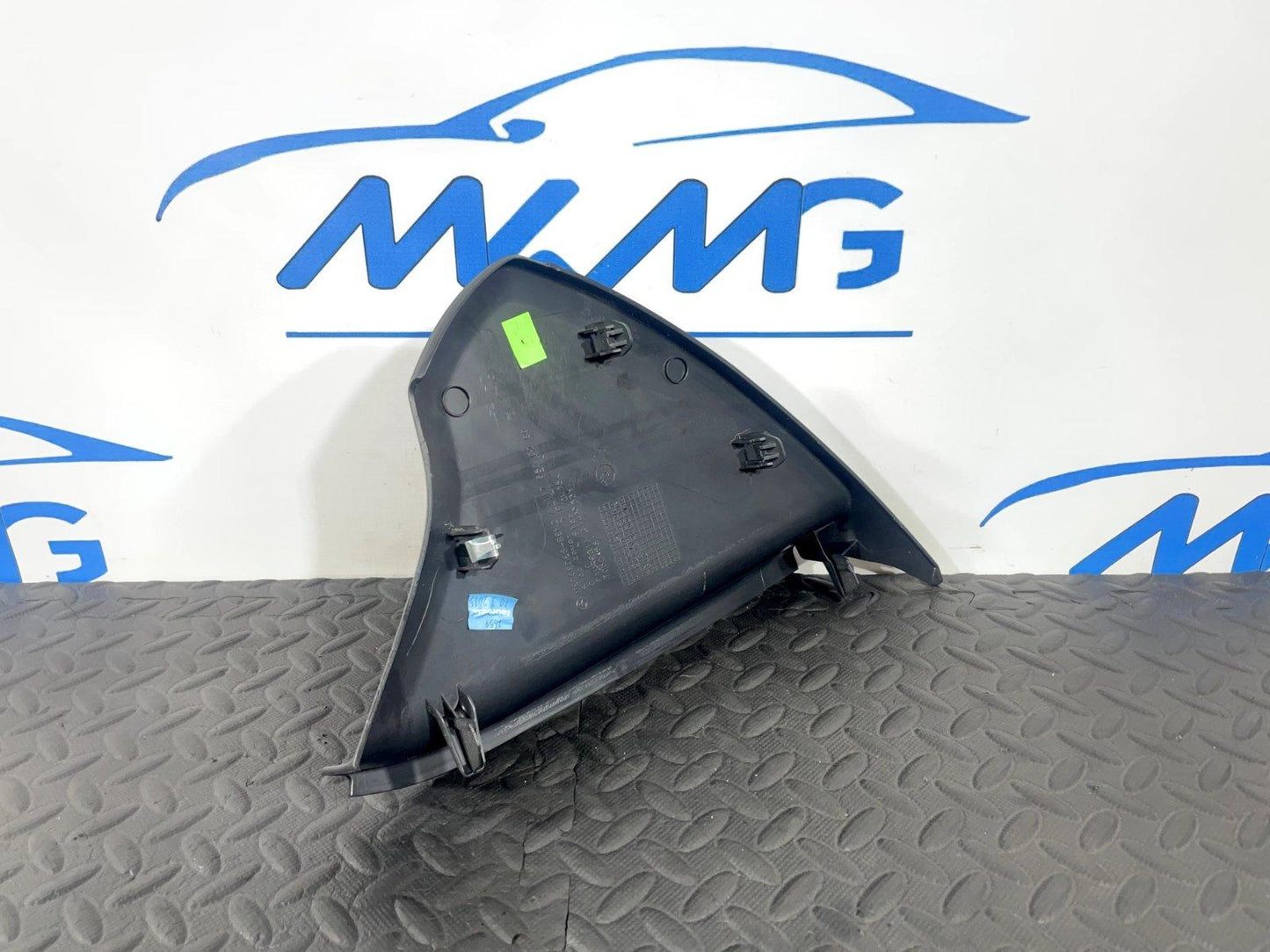 13-19 MERCEDES BENZ CLA C117 GENUINE DASHBOARD END TRIM COVER A117680289