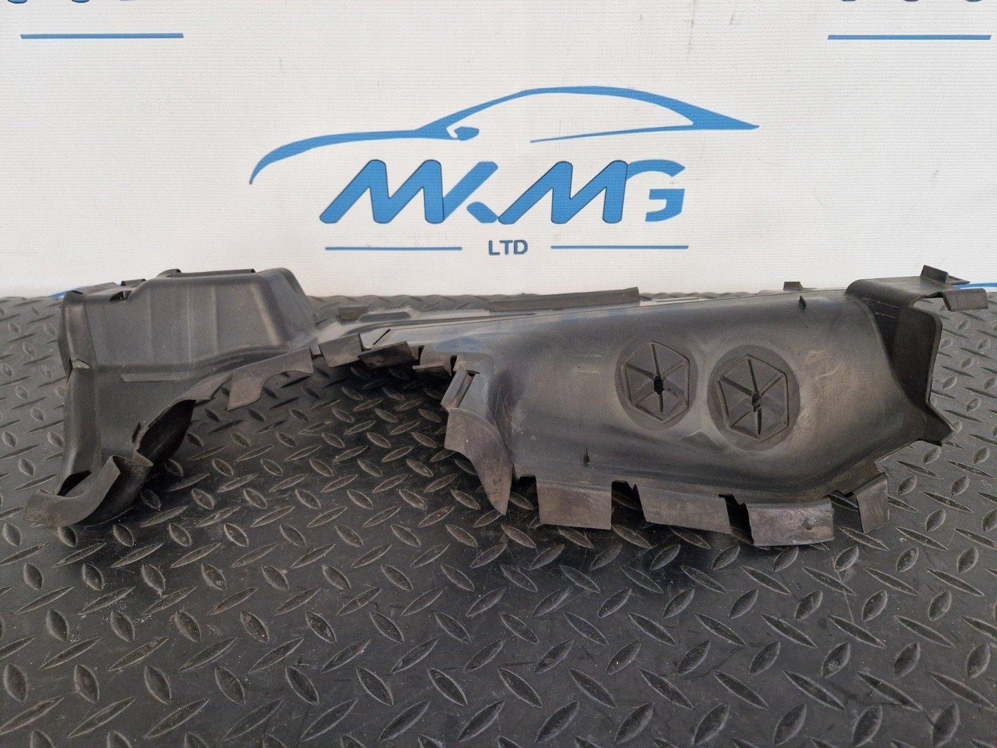16-20 AUDI Q7 4M GENUINE AIR GUIDE RADIATOR 4M0121283CK