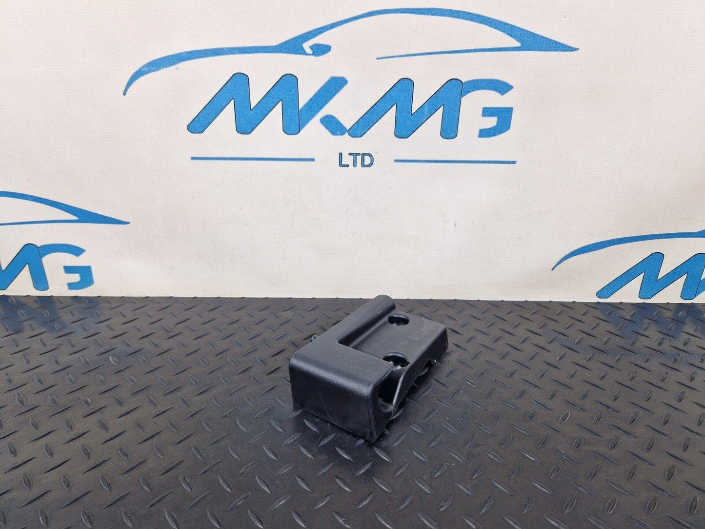 18-ON MERCEDES BENZ A CLASS W177TRUNK BOOT HITCH RIGHT TRIM PANEL A1776801600