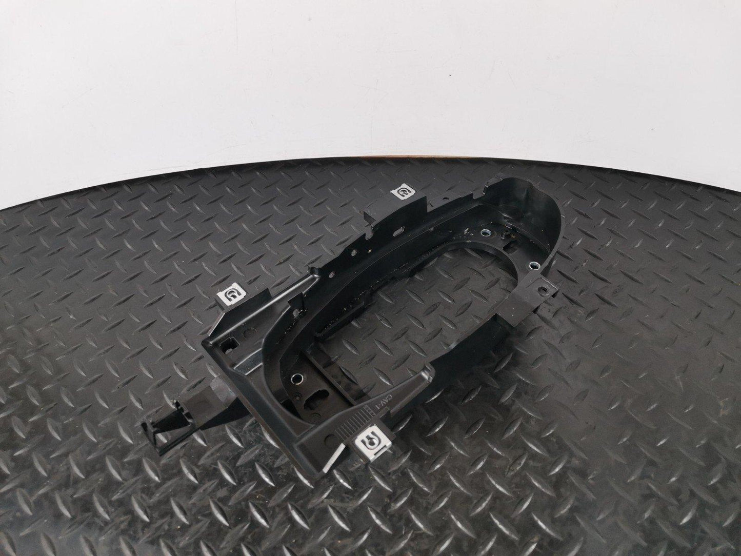 16-19 AUDI A4 B9 SALOON GENUINE MANUAL GEARSTICK MOUNTING BRACKET 8W0863531