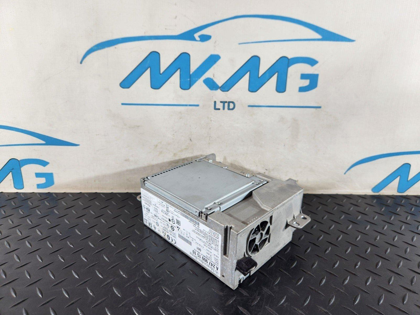 19-ON MERCEDES BENZ B CLASS W247 OEM RADIO SAT NAV HEAD UNIT A2479001510