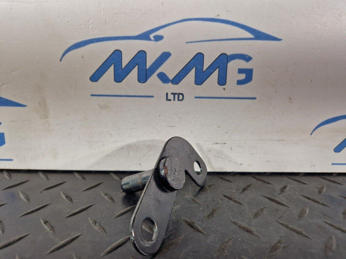 19-ON RANGE ROVER EVOQUE L551 RIGHT MOUNT BRACKET FITTING K8D200260AC