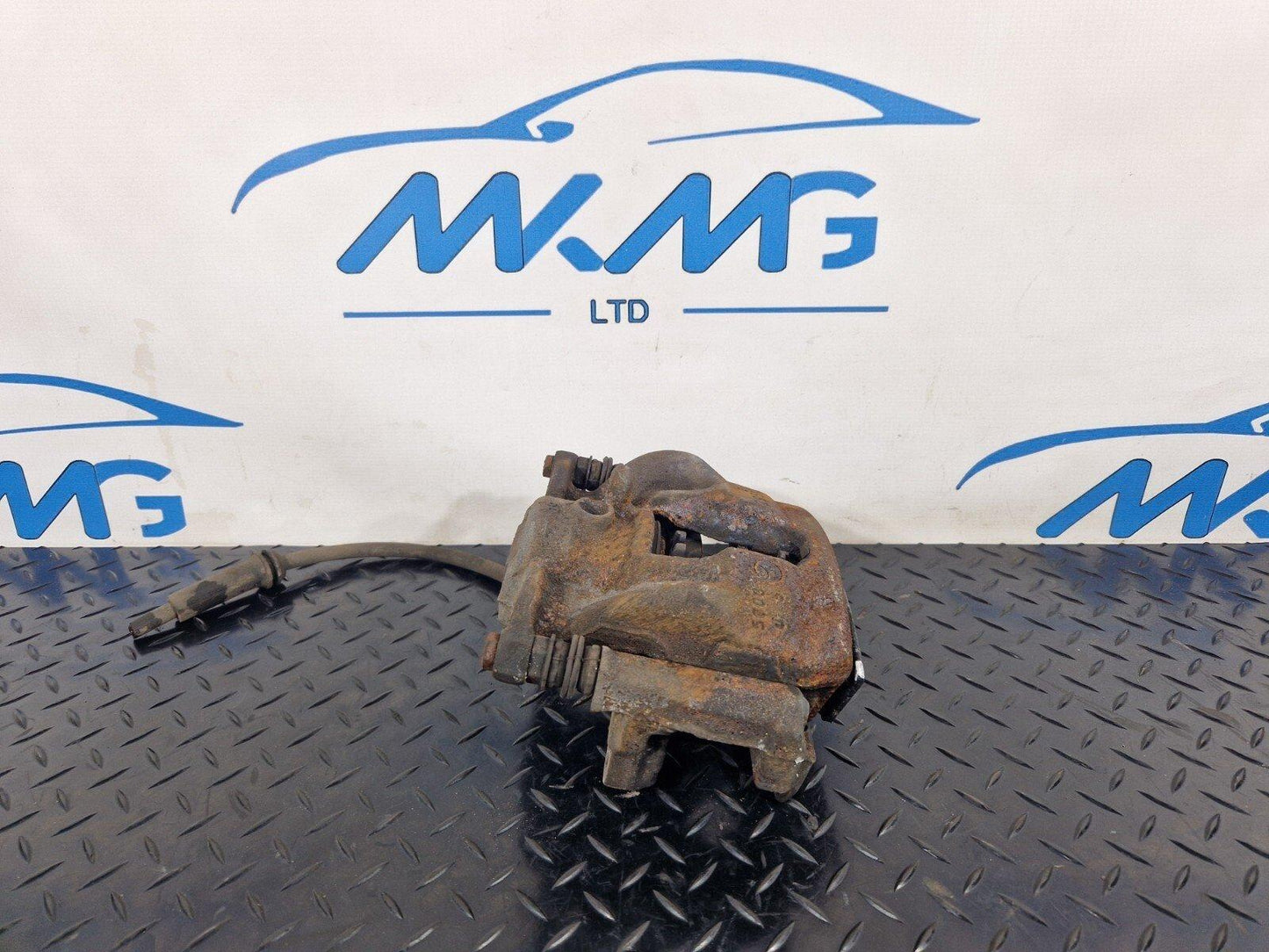 12-18 MERCEDES BENZ W176 LCI AMG LINE PASSENGER SIDE FRONT BRAKE CALIPER A24639