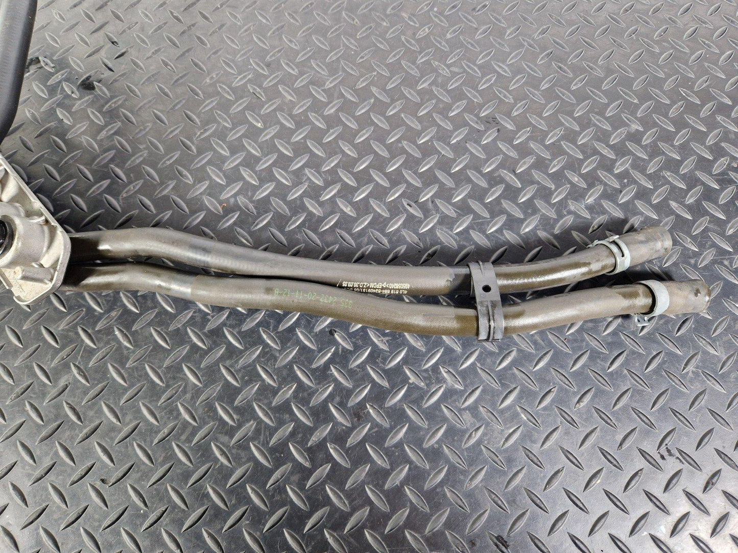 10-15 AUDI Q7 4L REAR HEATING PIPES WITH PLATE 7L0820339A 4L0819884