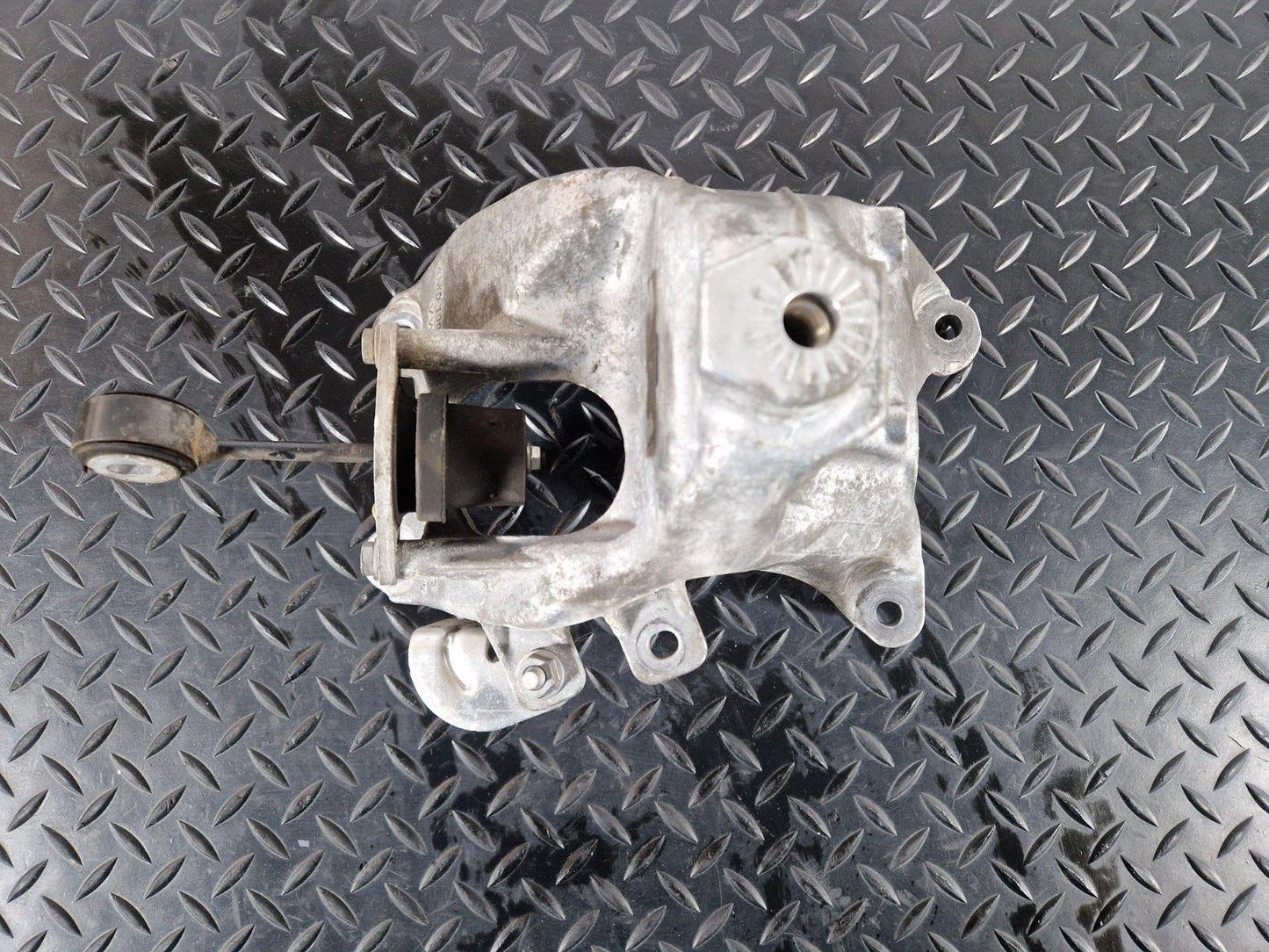 16-24 AUDI A5 F5 OEM ENGINE MOUNT BRACKET O/S RIGHT 4M0199308AA 4M0199870AM
