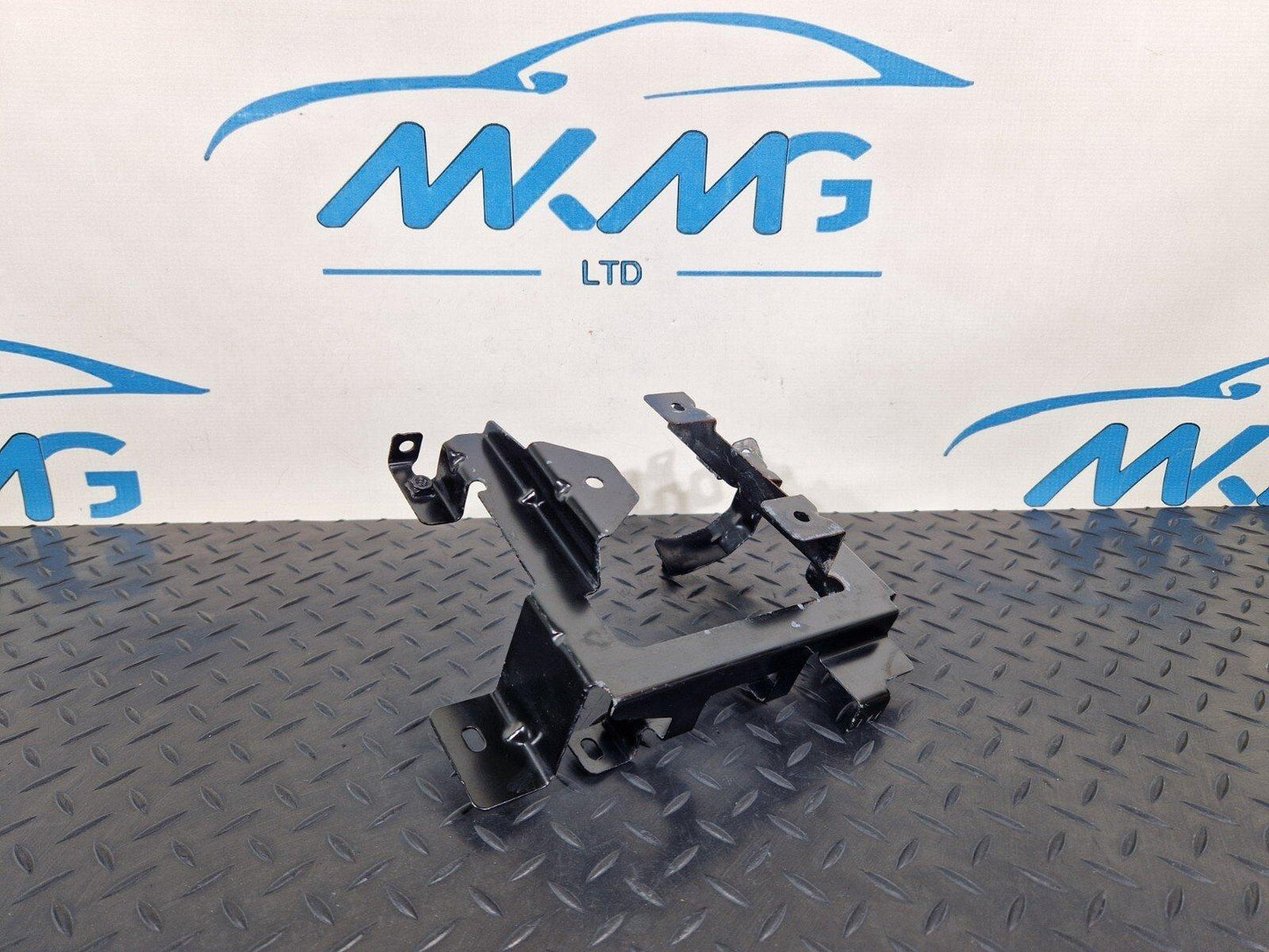 14-23 MERCEDES BENZ VITO W447 OEM ENGINE CONTROL UNIT HOLDER BRACKET A4475400040