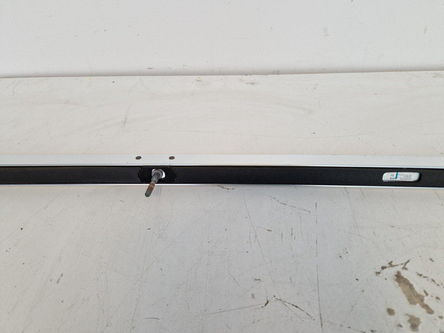 16-19 AUDI A4 B9 AVANT GENUINE ROOF RAIL ESTATE PASSENGER SIDE 8W8860021