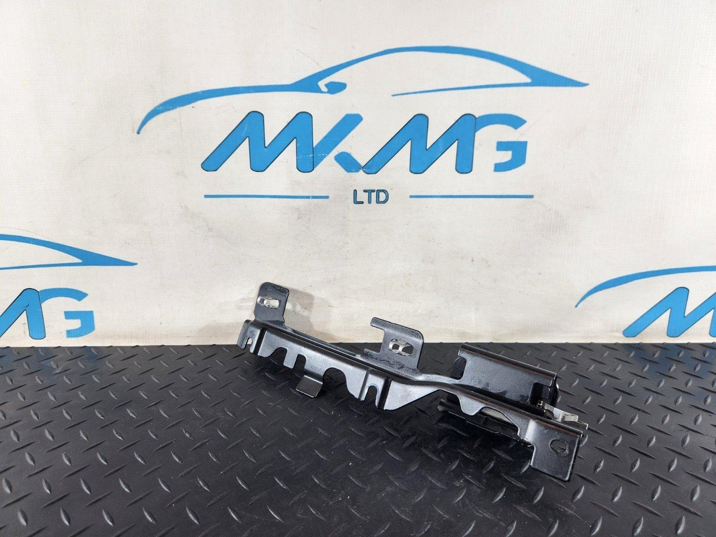 16-22 MERCEDES BENZ X253 GENUINE REAR ROOF HANDLE BRACKET HOLDER A2538150631