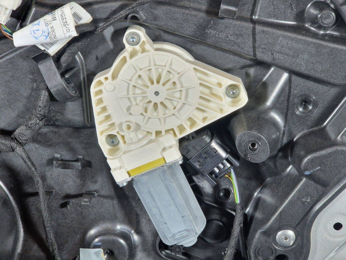 13-19 MERCEDES CLA C117 COUPE GENUINE REAR RIGHT O/S/R COMPLETE DOOR (DAMAGED)