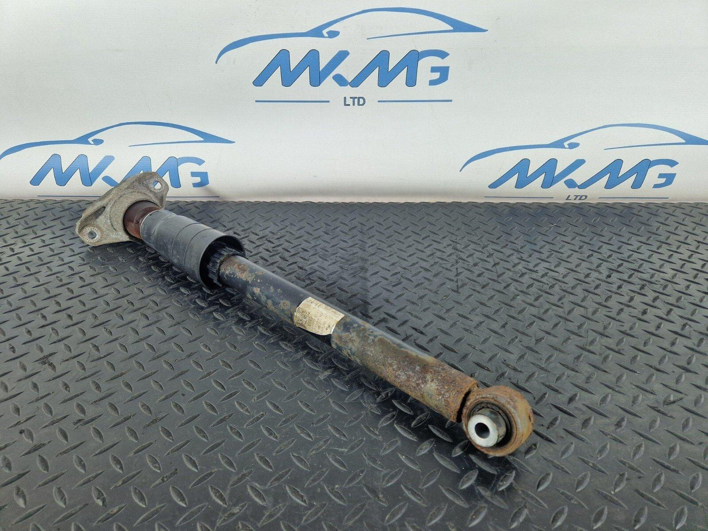 16-19 AUDI A4 B9 REAR SHOCK ABSORBER FITS LEFT & RIGHT 8W0513028AQ 8W0513035AD