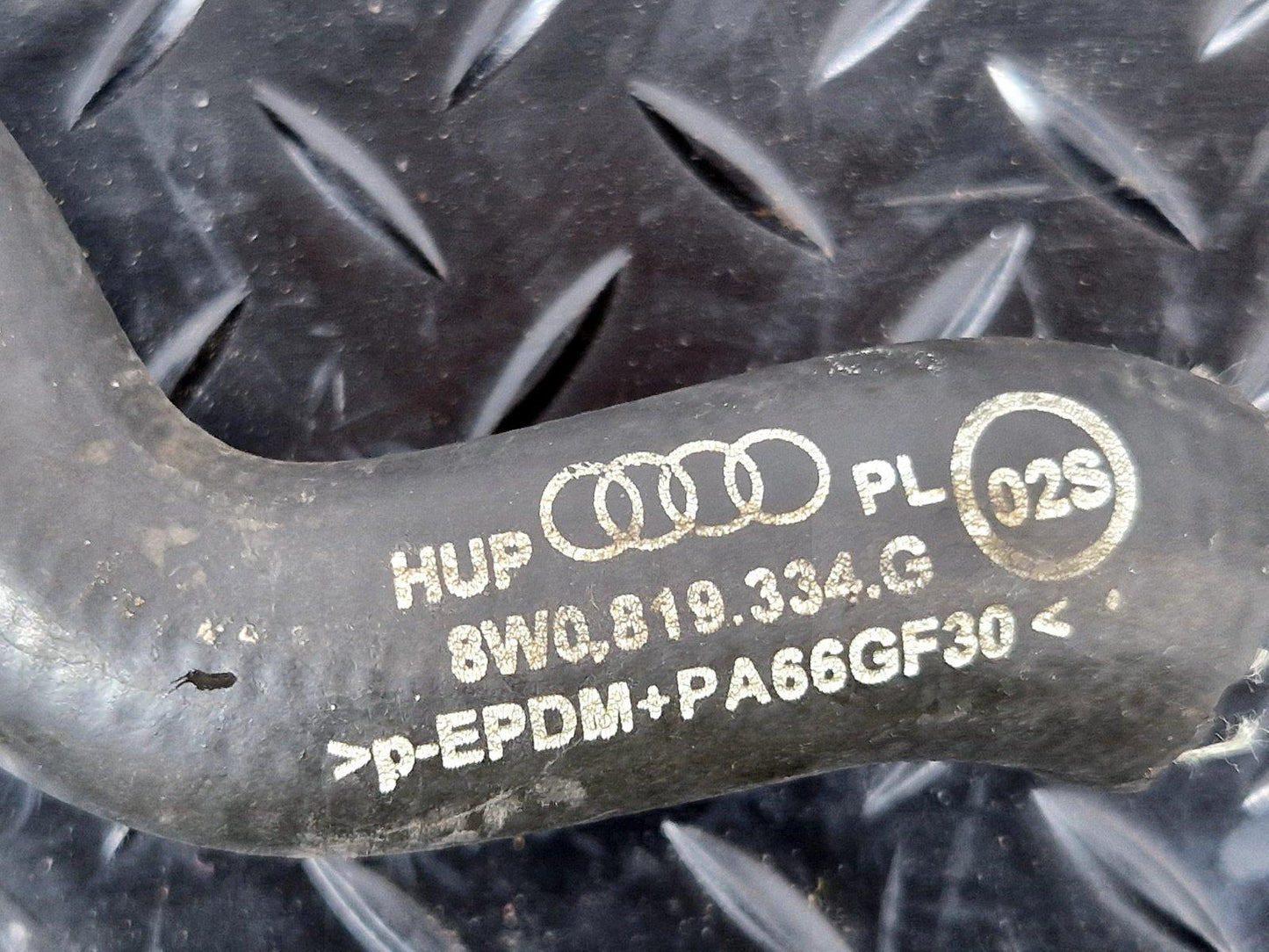 16-19 AUDI A4 B9 S-LINE QUATTRO Water Coolant Cooling Pipe Hose 04L122157BT