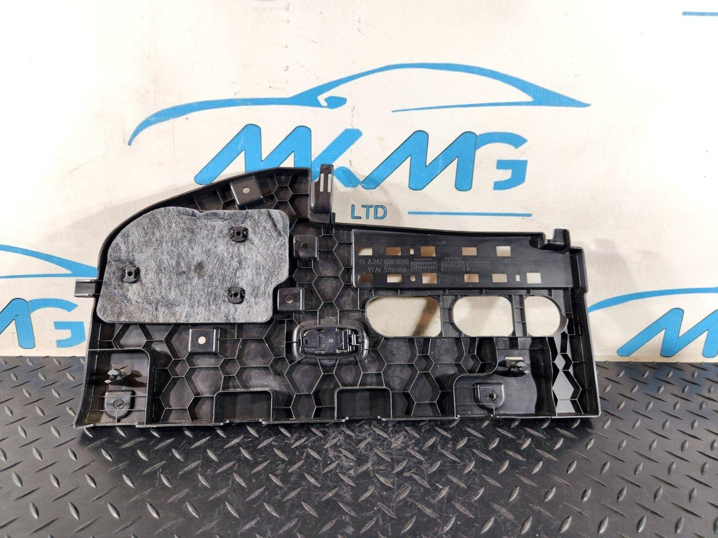 19-ON MERCEDES B CLASS W247 FRONT LEFT DASHBOARD LOWER TRIM COVER A2476809000