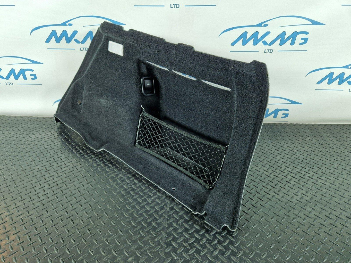 16-22 BMW X1 F48 GENUINE REAR RIGHT SIDE BOOT TRIM PANEL COVER 7425644