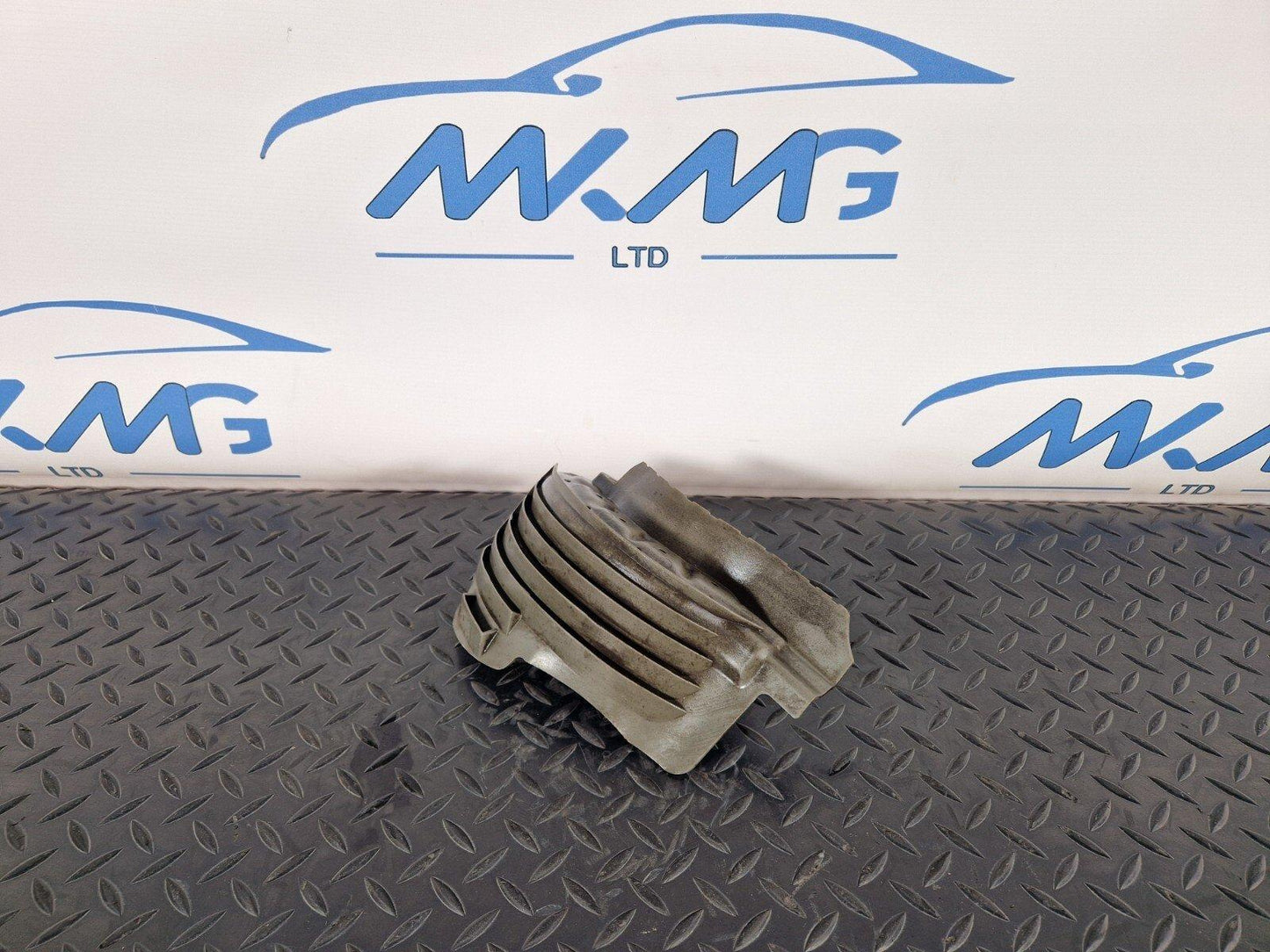 10-18 AUDI A7 4G S-LINE REAR RIGHT SPRING RUBBER COVER GUARD 8R0511540C