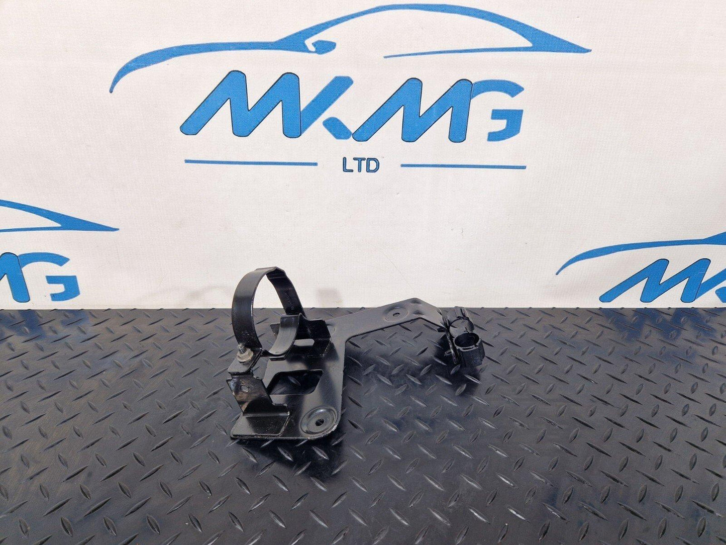 16-19 AUDI A4 B9 GENUINE COOLANT PUMP BRACKET 8W0145896C 8W0145879B