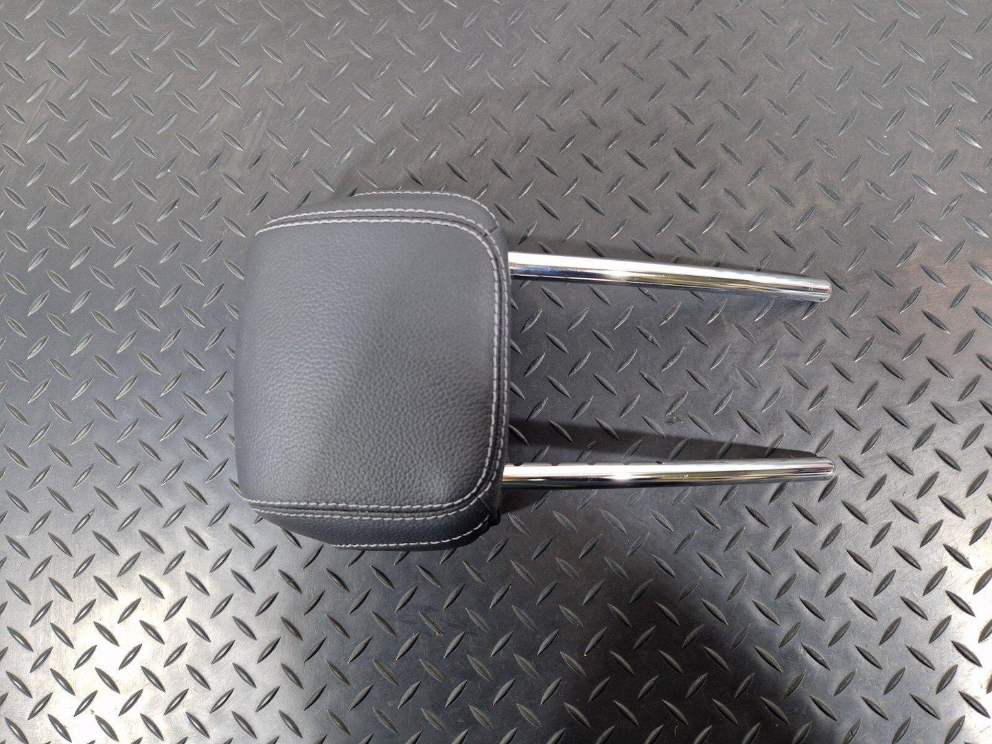14-21 MERCEDES BENZ C200d W205 REAR SEAT HEAD REST FITS LEFT & RIGHT A2059702950