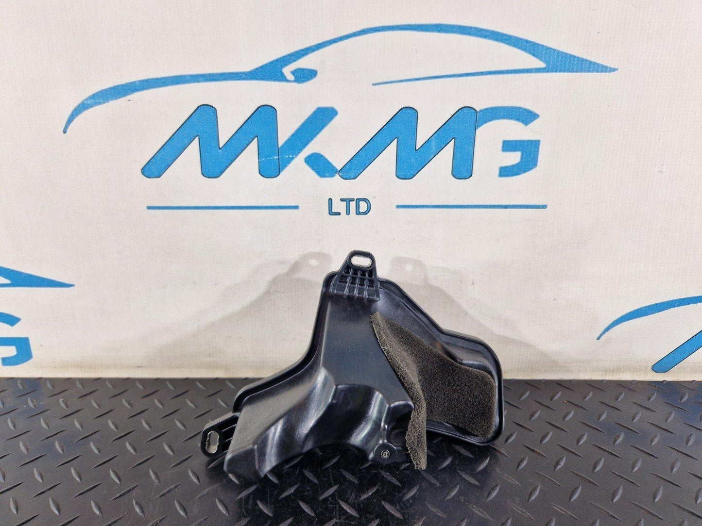19-ON RANGE ROVER EVOQUE L551 GENUINE OIL SEPERATOR M8D2-9A764-AA