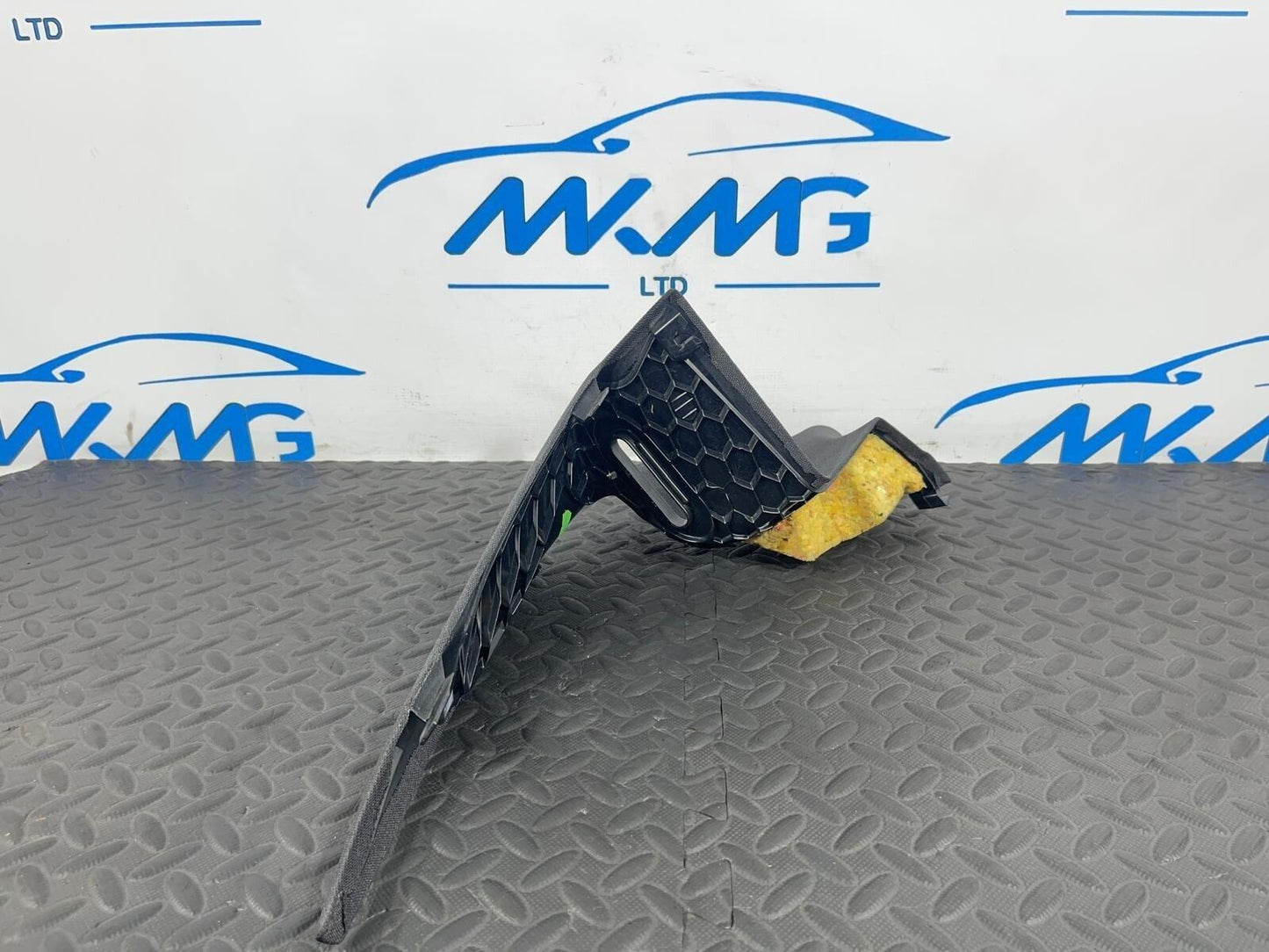 13-19 MERCEDES BENZ CLA C117  REAR LEFT PASSENGER SIDE C-PILLAR TRIM A1176902525