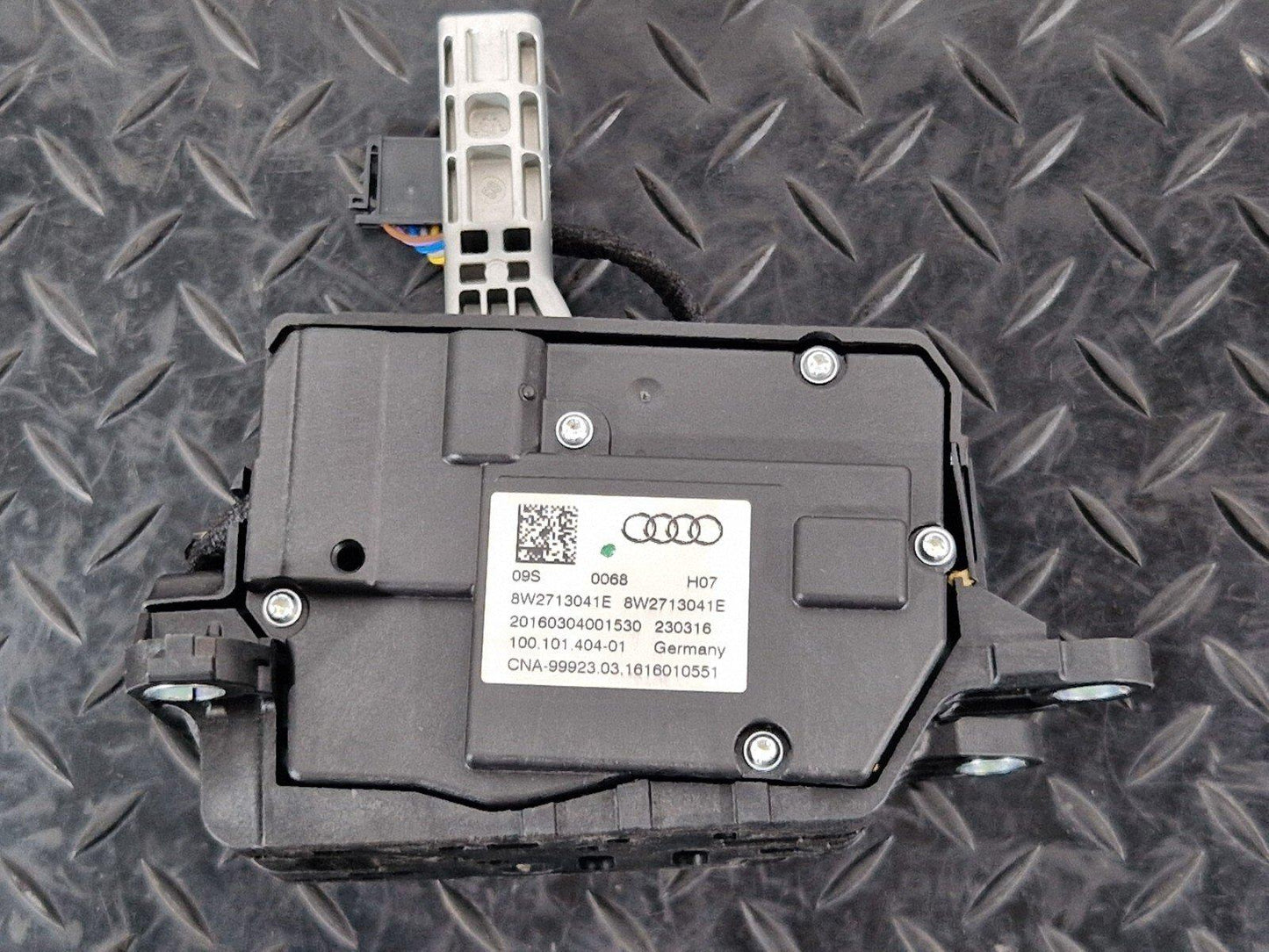 16-19 AUDI A4 B9 GENUINE GEAR SHIFT MECHANISM 8W2713041E