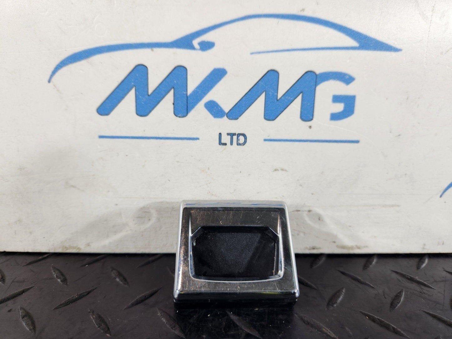 16-20 AUDI Q7 4M GENUINE BOOT TRUNK LUGGAGE HOOK TRIM