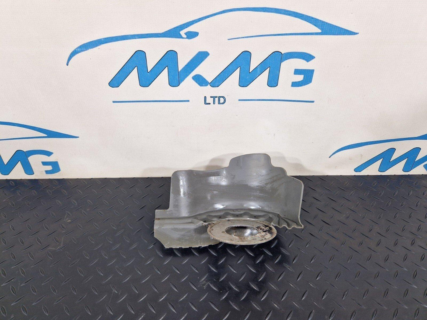 10-18 AUDI A7 4G S-LINE REAR LEFT SPRING RUBBER COVER GUARD 8R0511539C